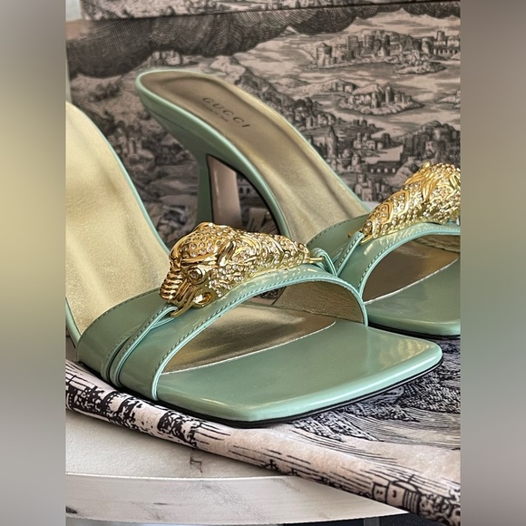 Gucci green glossy tiger Dora toe slide sandals ( size7 ) - Picture 8 of 12